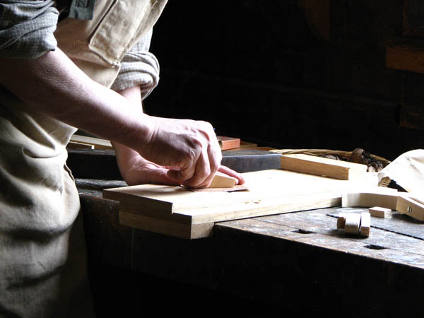 Nacemos de la influencia y formación  heredada en el sector de la <strong>carpintería de madera y ebanistería  en Beriáin.</strong>